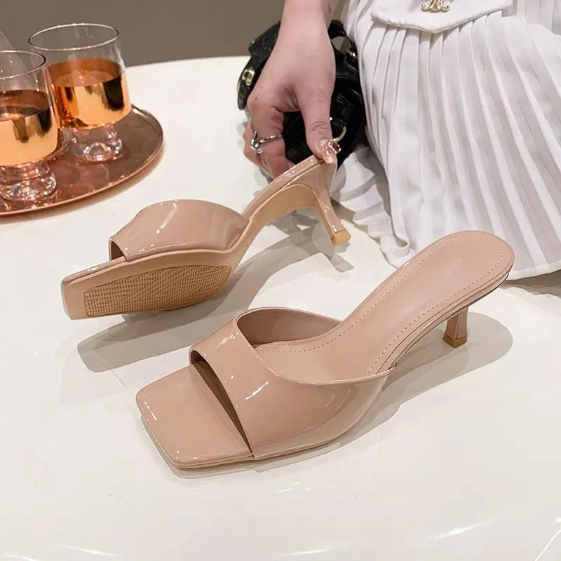 高跟鞋女2025年新款复古方头网红裸色露趾小众设计感拖鞋外穿显高