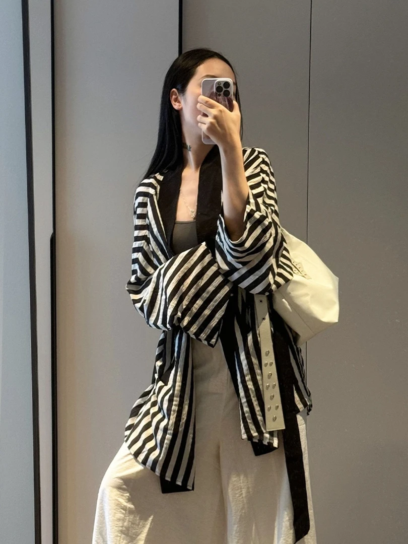 2025新款高级感轻奢小众设计感小资上衣韩系黑白条纹防晒衬衫女秋