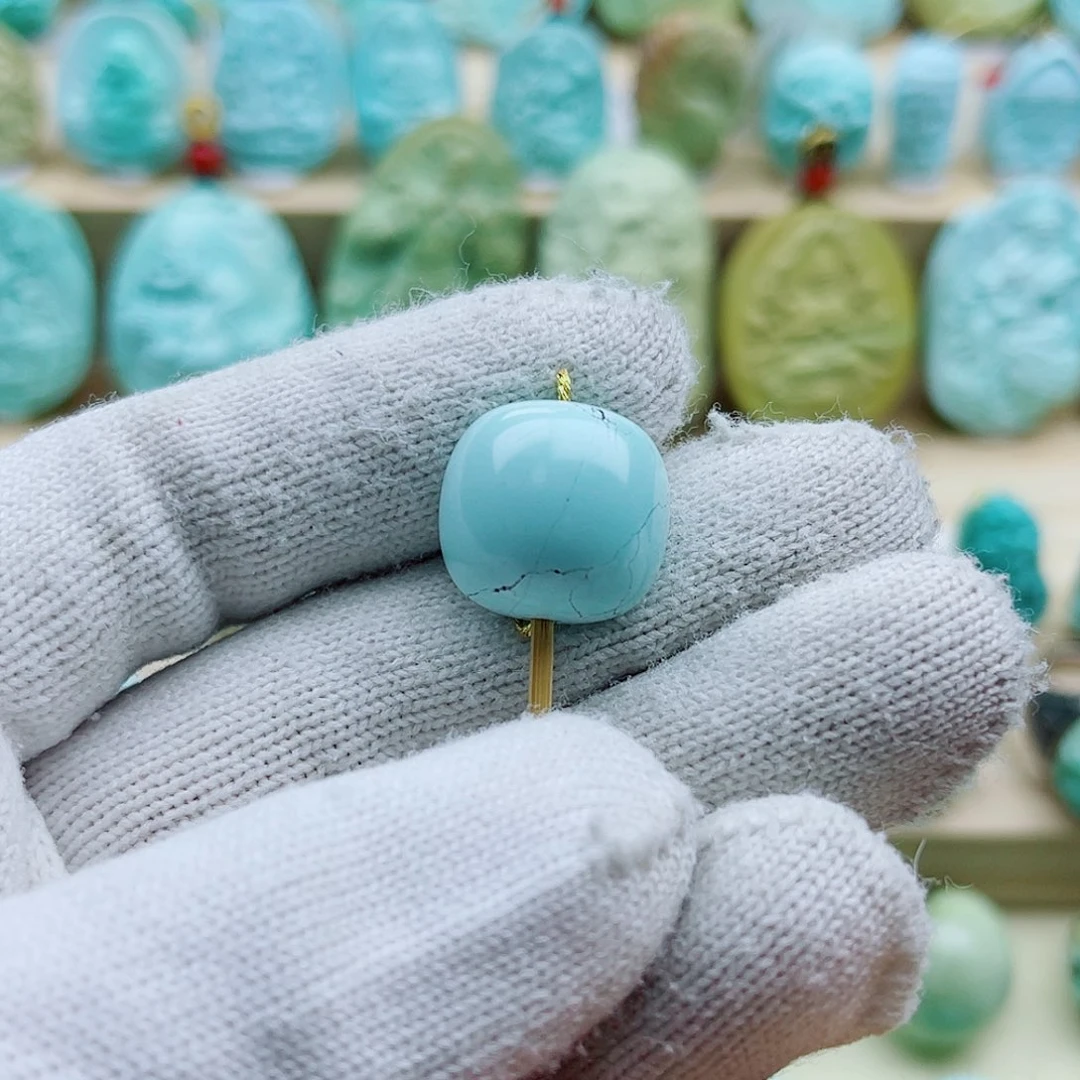 绿松石未镶嵌珠宝奇石