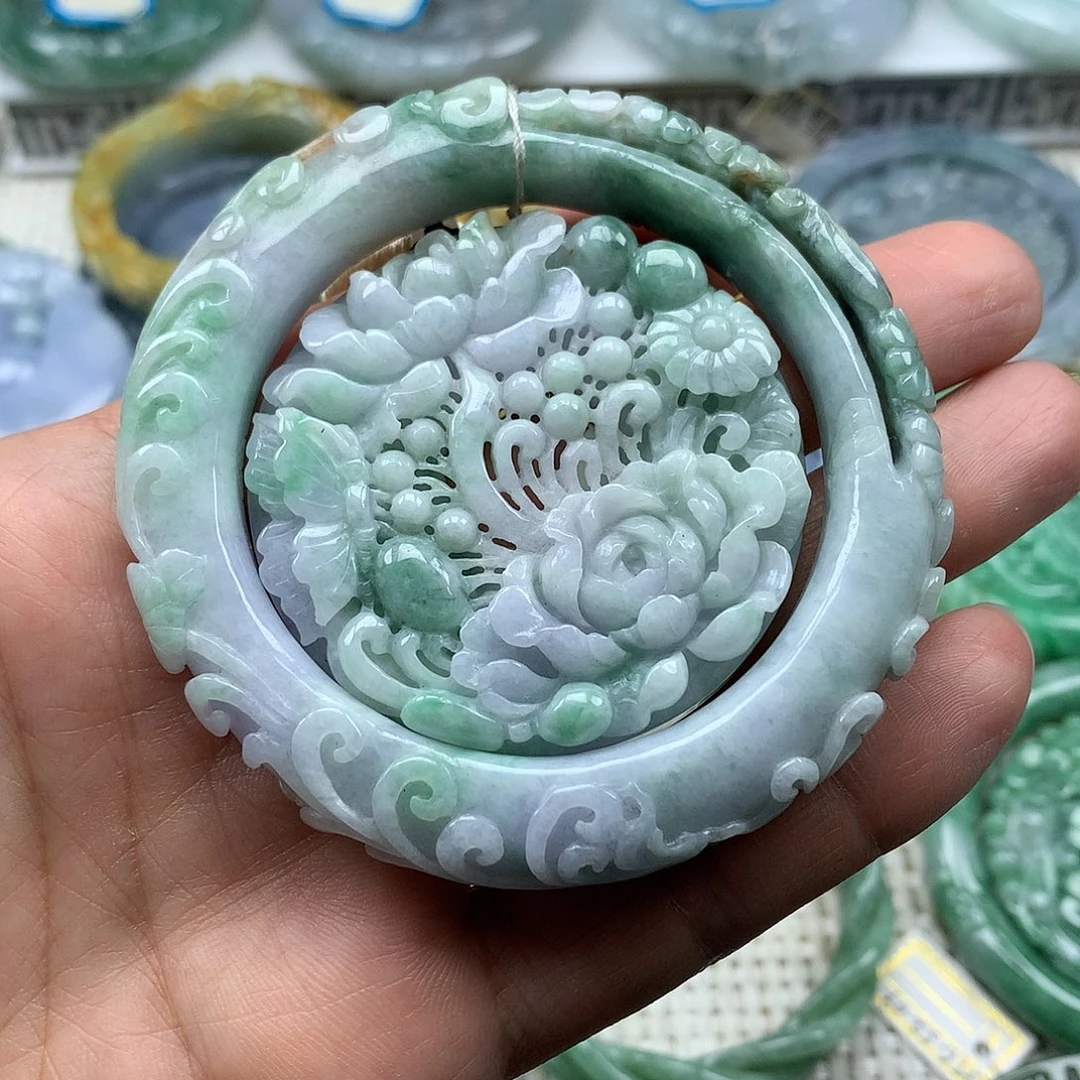 渔***剧翡翠未镶嵌手镯雕花手镯