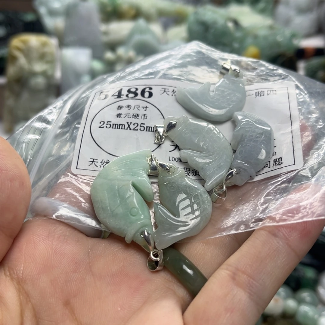 翡翠未镶嵌颈饰5486
