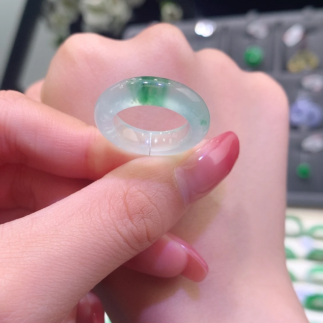 未镶嵌戒指翡翠翡翠