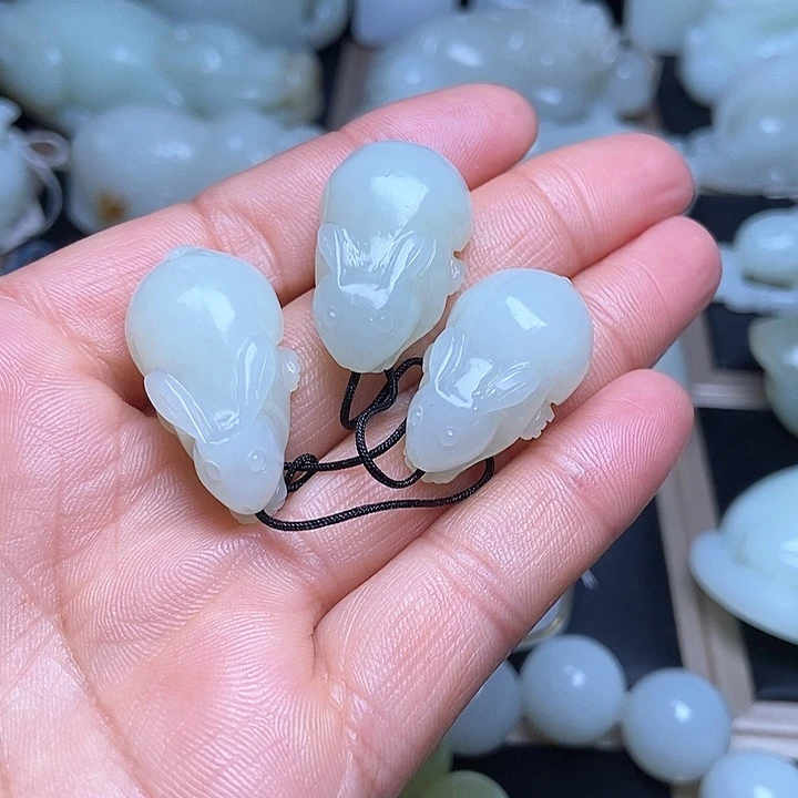 和田玉挂件未镶嵌虎*