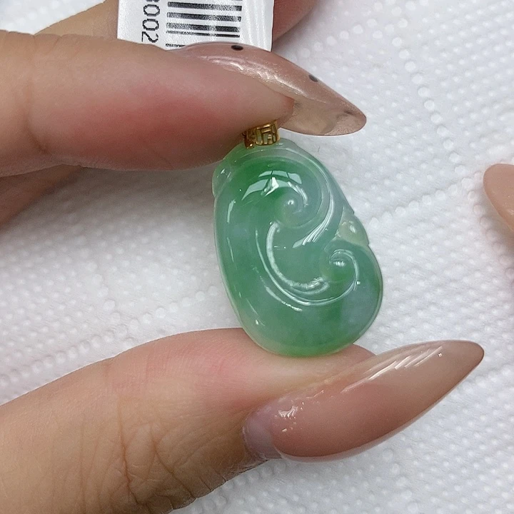 颈饰18K金镶嵌翡翠