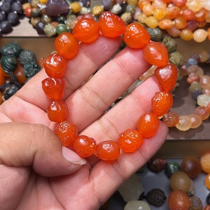 阿拉善彩玛瑙手串