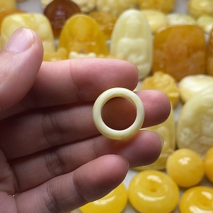 琥珀颈饰未镶嵌琥珀蜜蜡吊坠