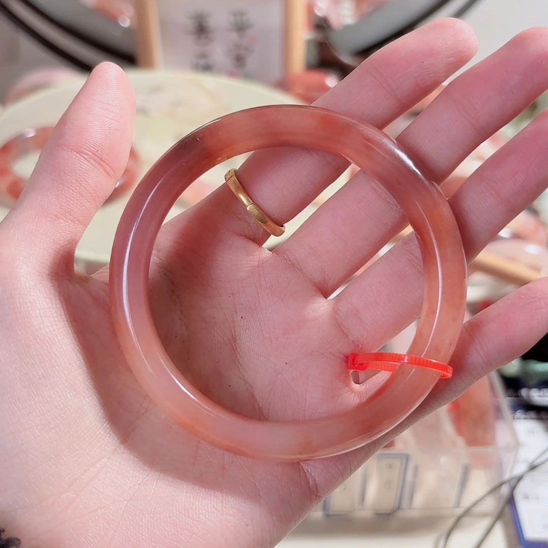 石英质玉手镯未镶嵌领**师