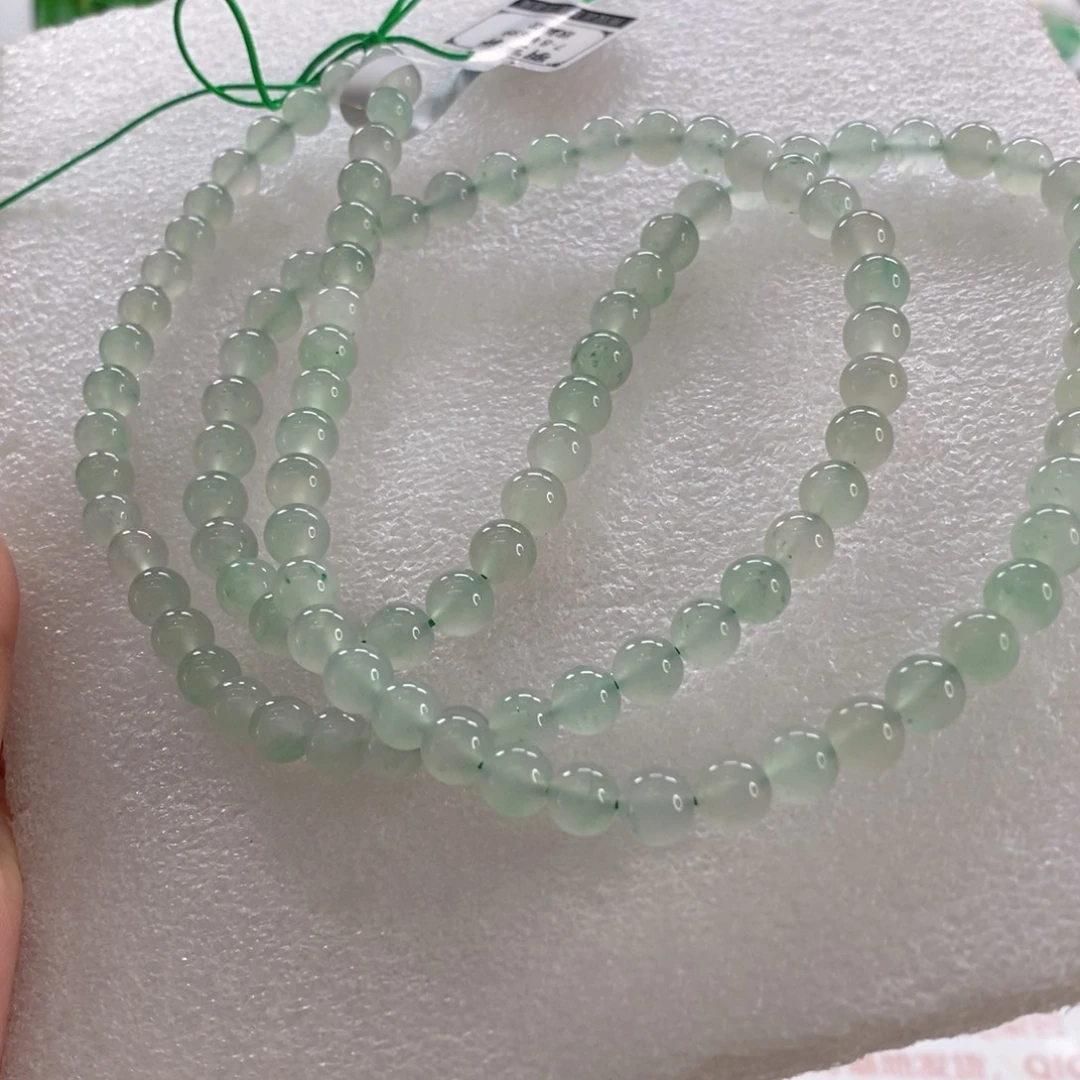 石英质玉未镶嵌颈饰