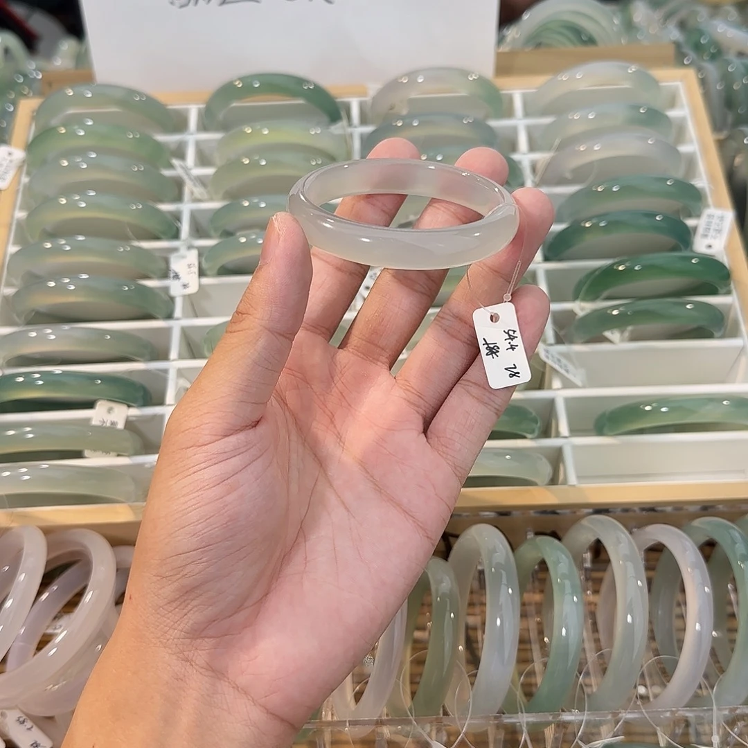 玛瑙/玉髓未镶嵌手镯圈口54.4
