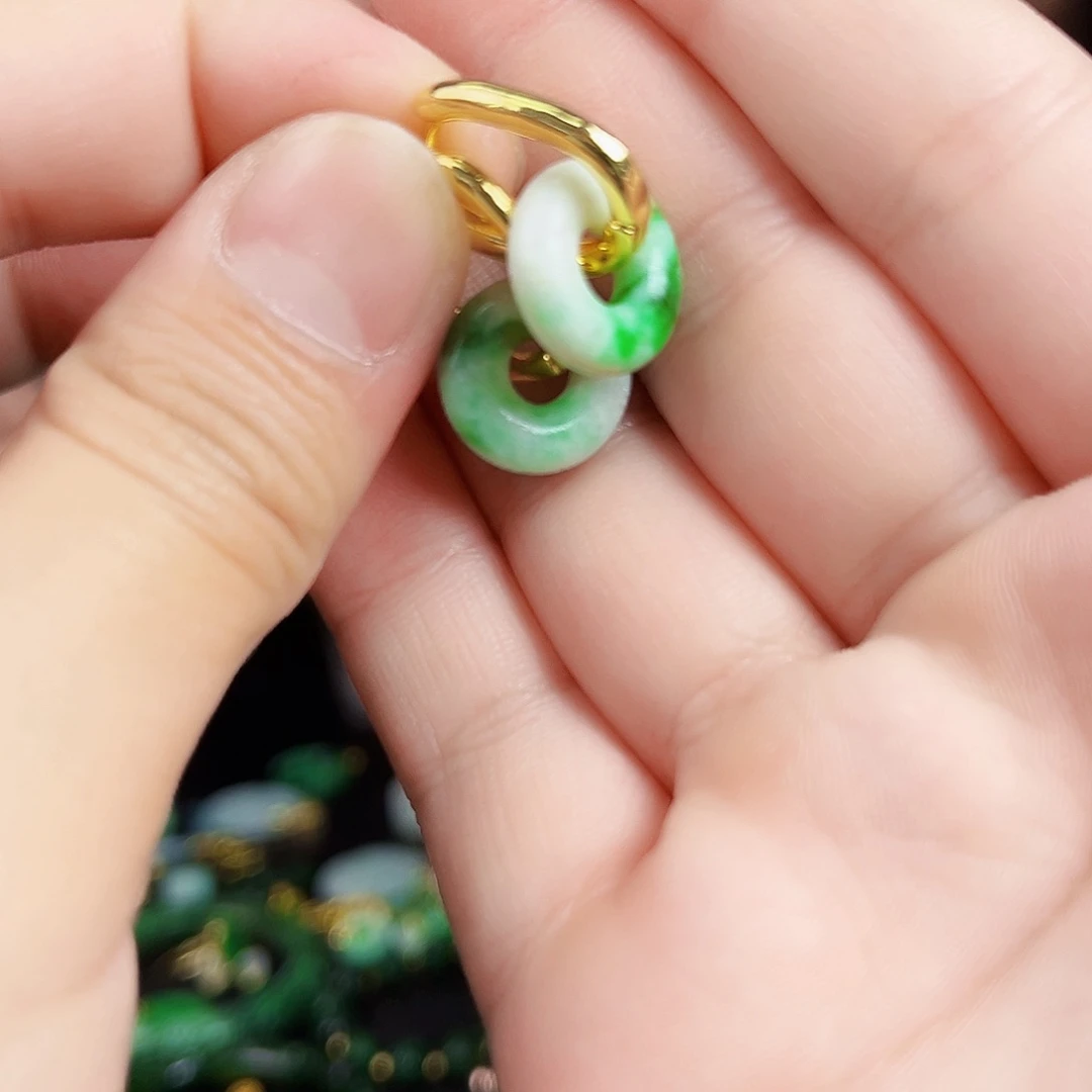 翡翠颈饰未镶嵌多样性发货，以实物为准