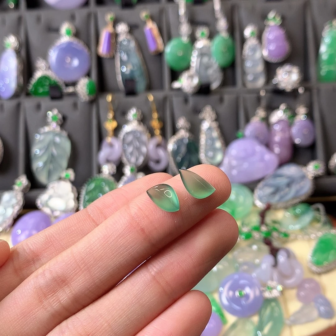 翡翠颈饰未镶嵌裸石