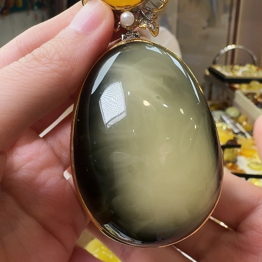 琥珀未镶嵌颈饰吊坠