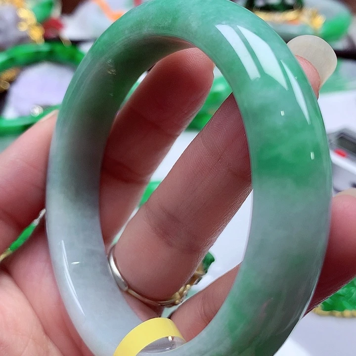 翡翠未镶嵌手镯翡翠