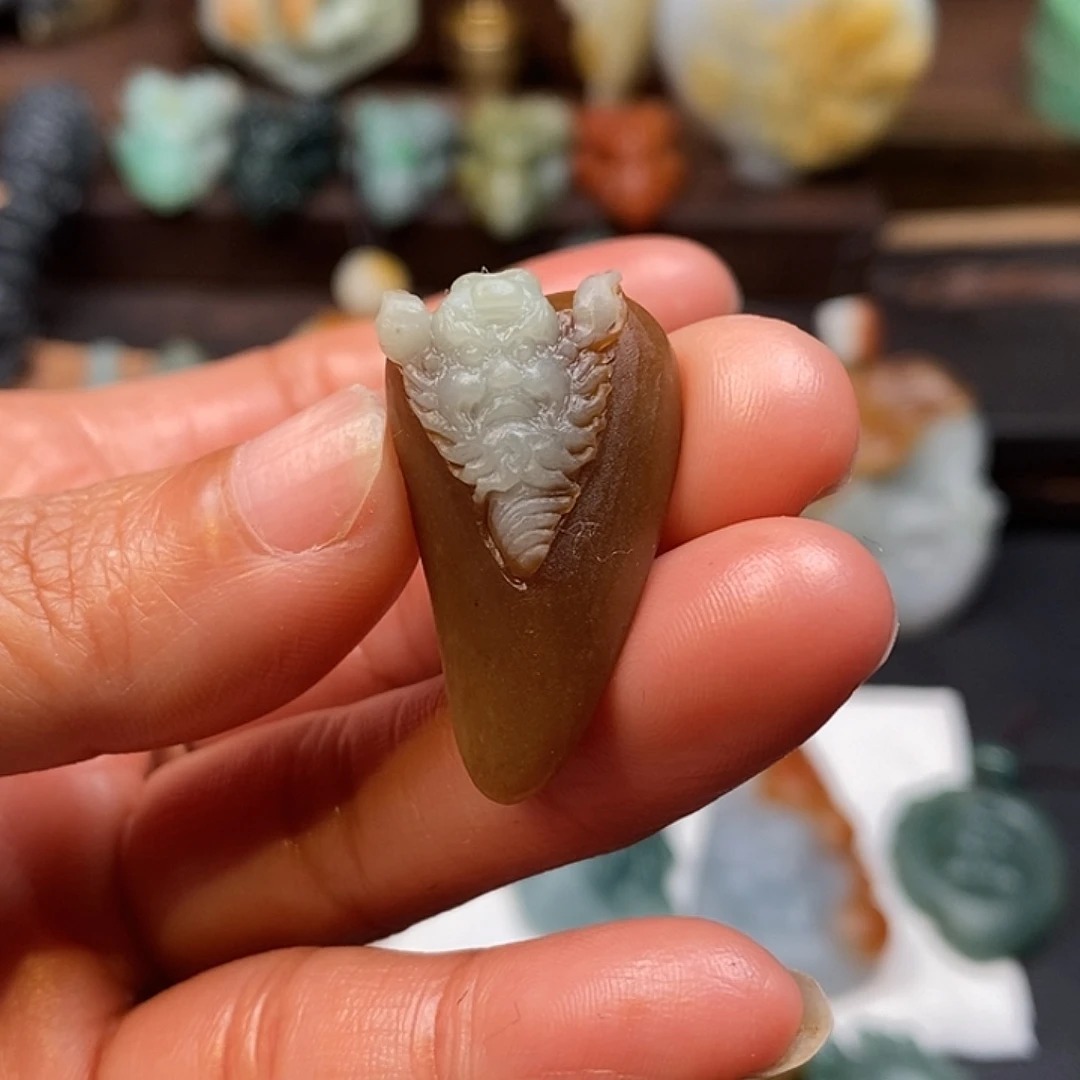 E***s定制翡翠未镶嵌毛货抛光