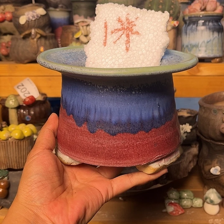 萌****?你是一只手拿住在