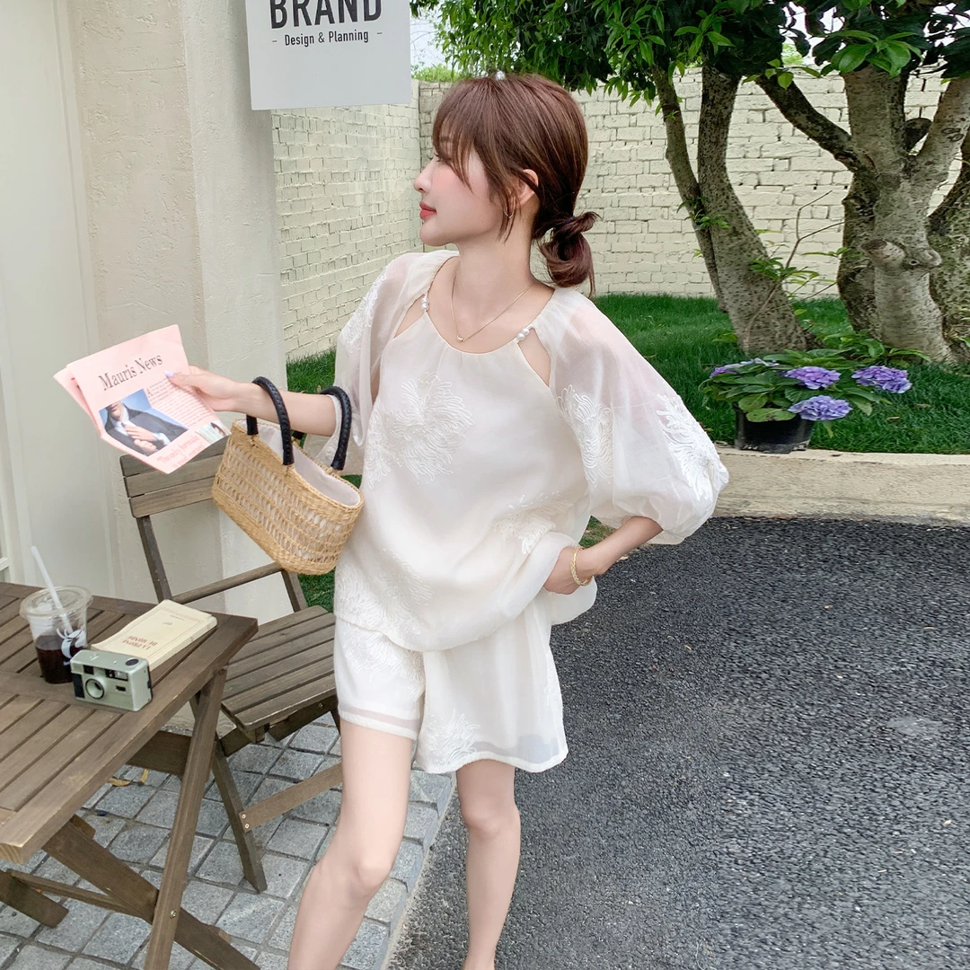 新中式国风刺绣套装裤女夏2025新款甜美独特漂亮显瘦流行两件套女