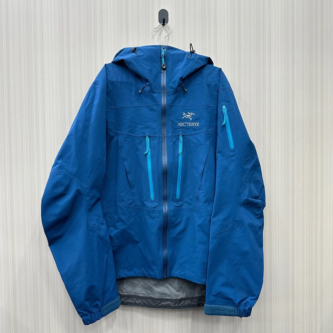 99新 ARC'TERYX/始祖鸟 始祖鸟SV蓝色冲锋衣 尺码：M  10456