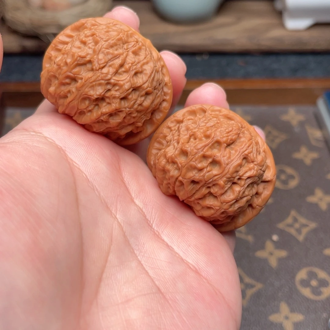 文玩核桃把件G7号40血麒麟