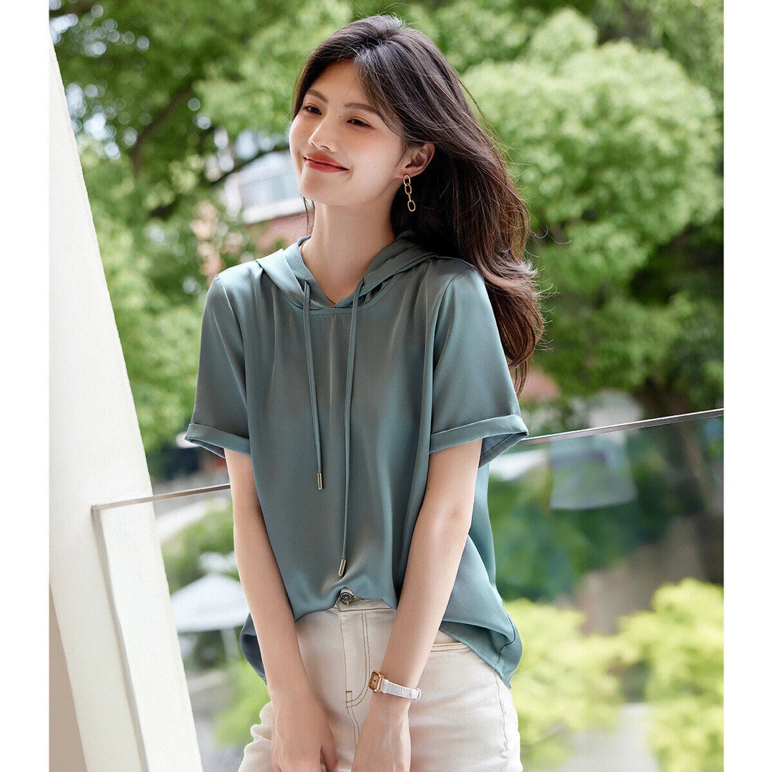 XWI/欣未2025年夏季简约风时尚缎面休闲百搭高级连帽衬衫17003