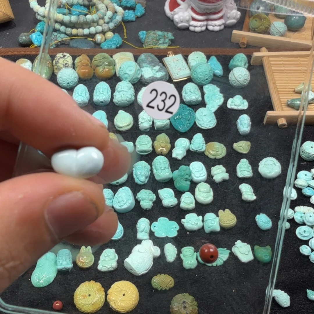 南红玛瑙未镶嵌珠宝奇石