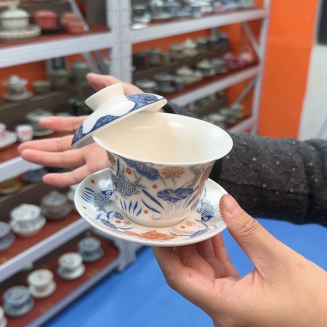 他在这里我很担心她知道