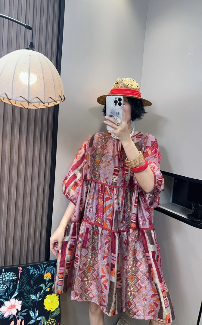 2025年夏装新款波西米亚半袖连衣裙原创设计师款