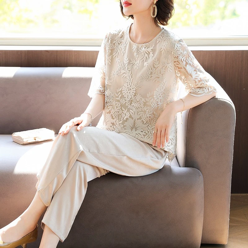 中年妈妈夏装新款短袖套装洋气蕾丝恤中老年女装气质两件套