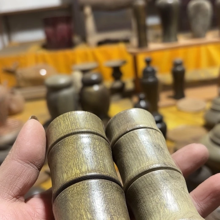 深***鱼金丝楠咯丝楠木等珍贵的植物和珍贵