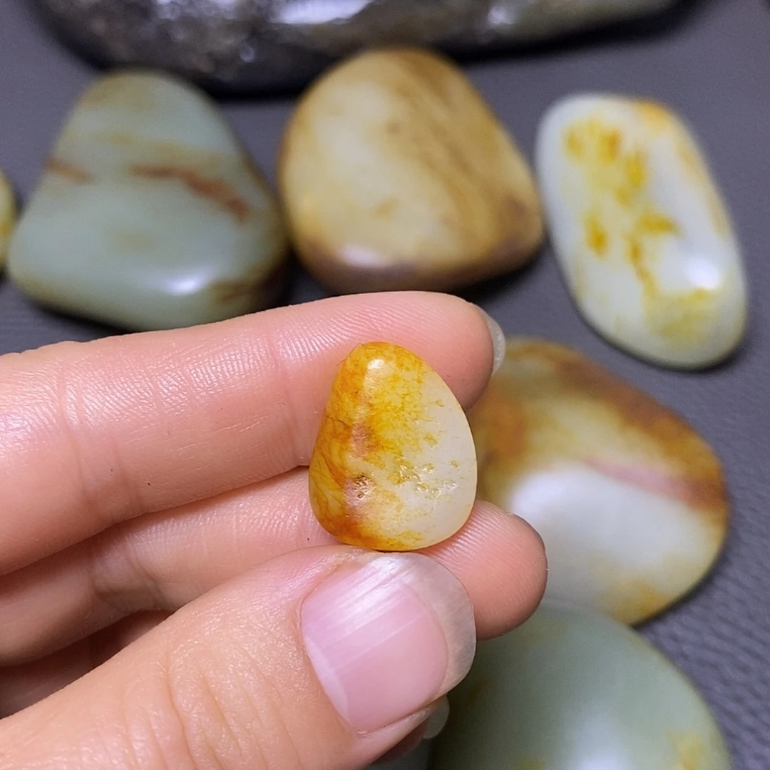 未镶嵌和田玉（糖玉）挂件
