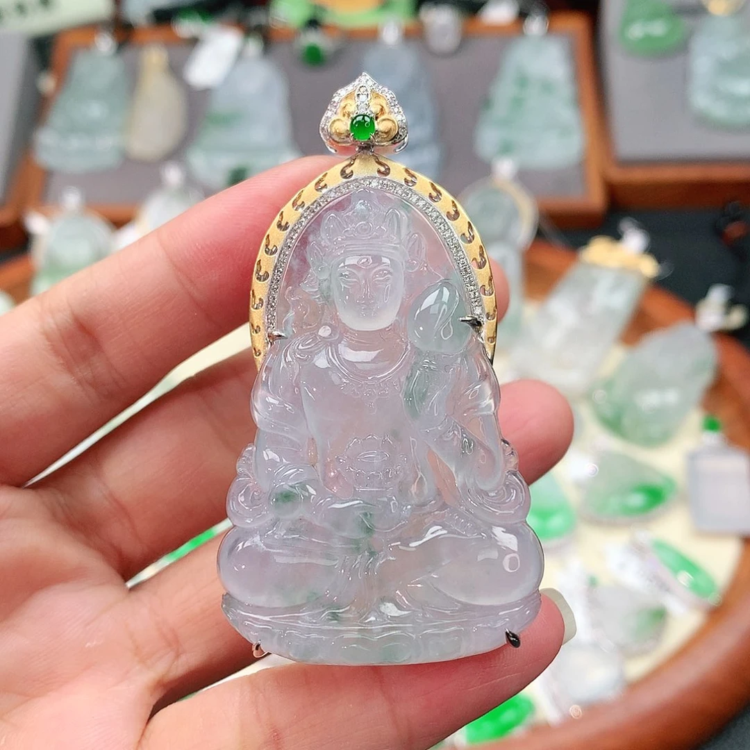 颈饰18K金镶嵌翡翠度母观音