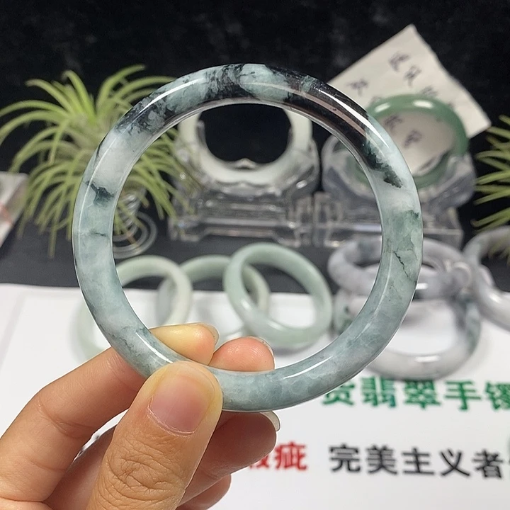 未镶嵌手镯翡翠42号。 57圈