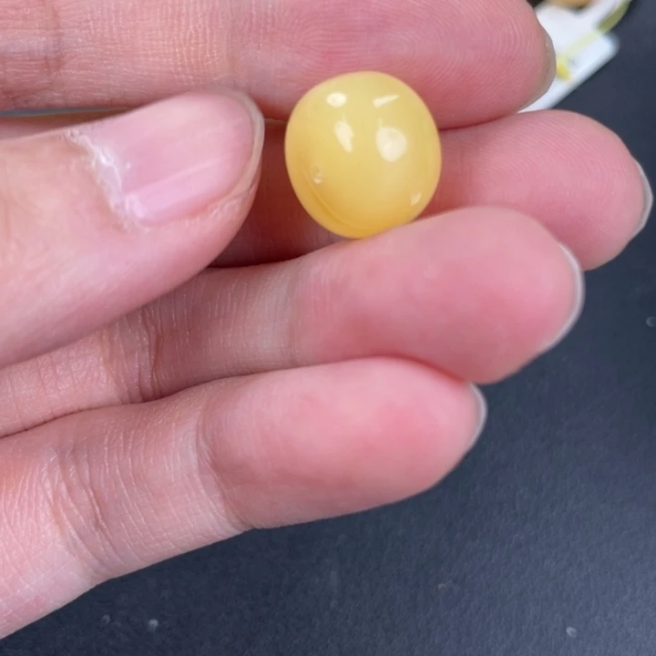 琥珀裸石未镶嵌天然18