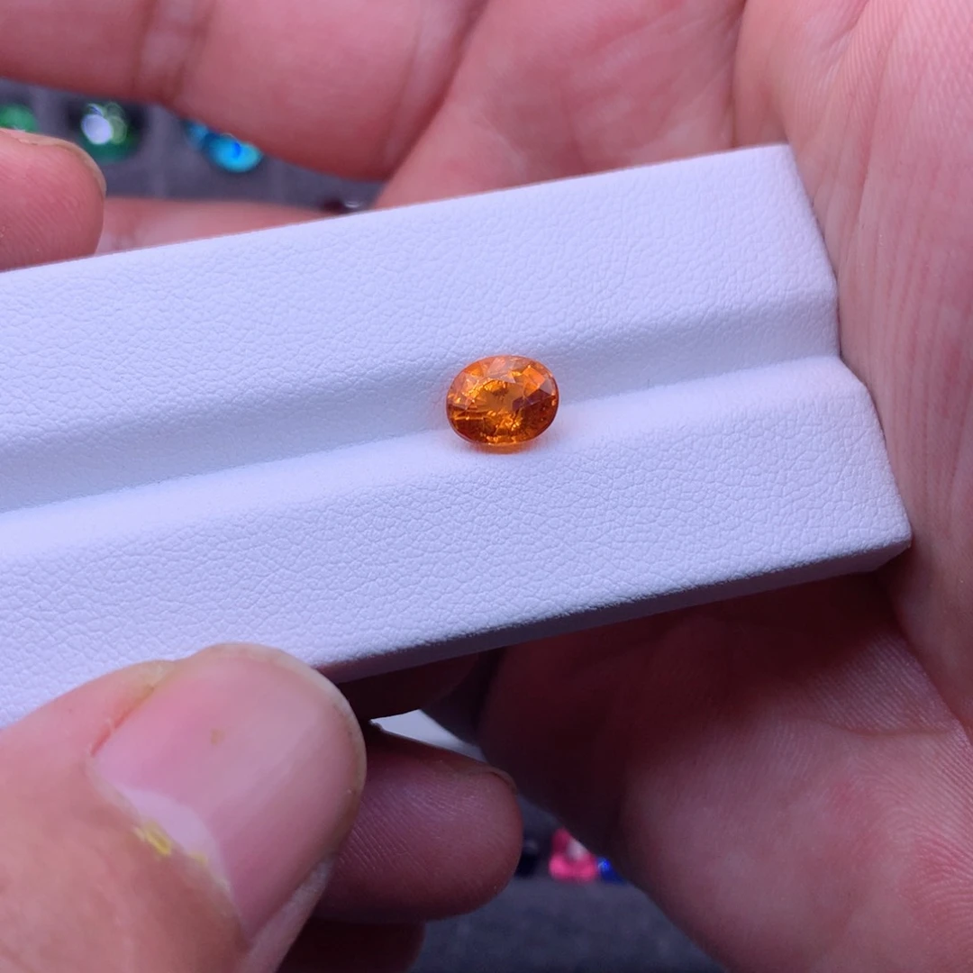 【闪购商品】未镶嵌无石榴石（芬达石）天然2.3ct芬达石裸石