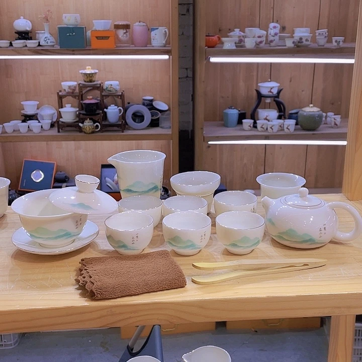 一览众山小羊脂玉套装