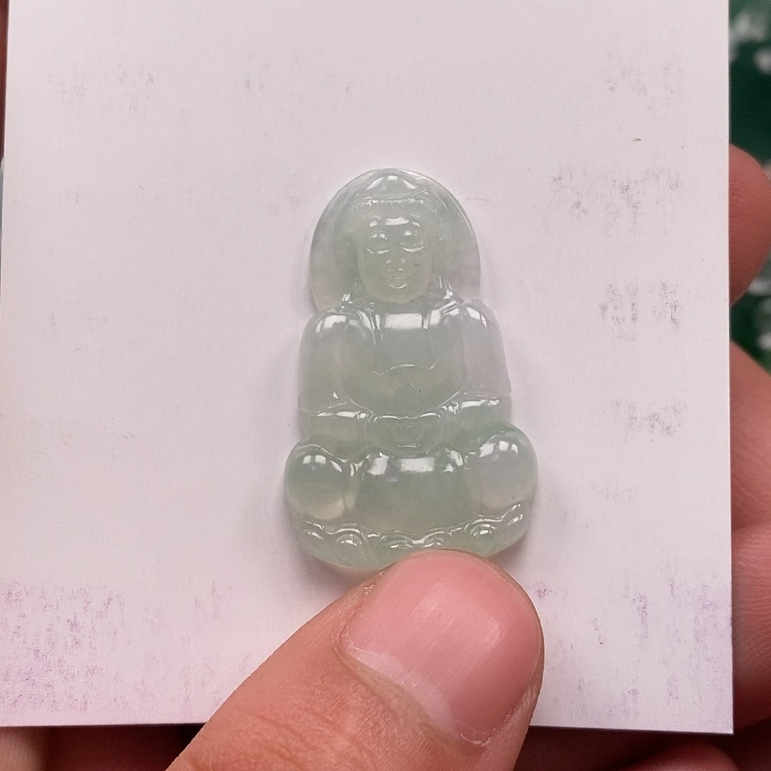 翡翠未镶嵌颈饰         17