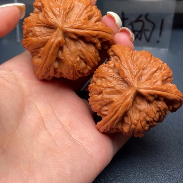 五***@文玩核桃吊坠白狮子