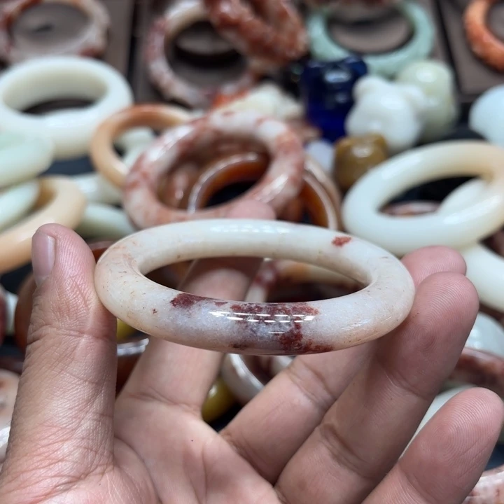 ****石英岩玉合金颈饰