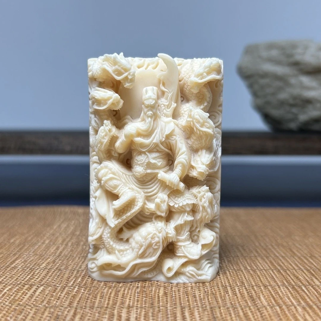 猛犸关公把玩挂件一