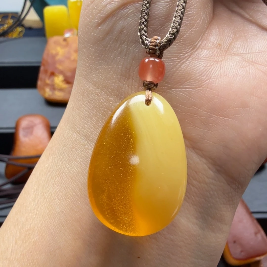 琥珀吊坠(赠链)未镶嵌