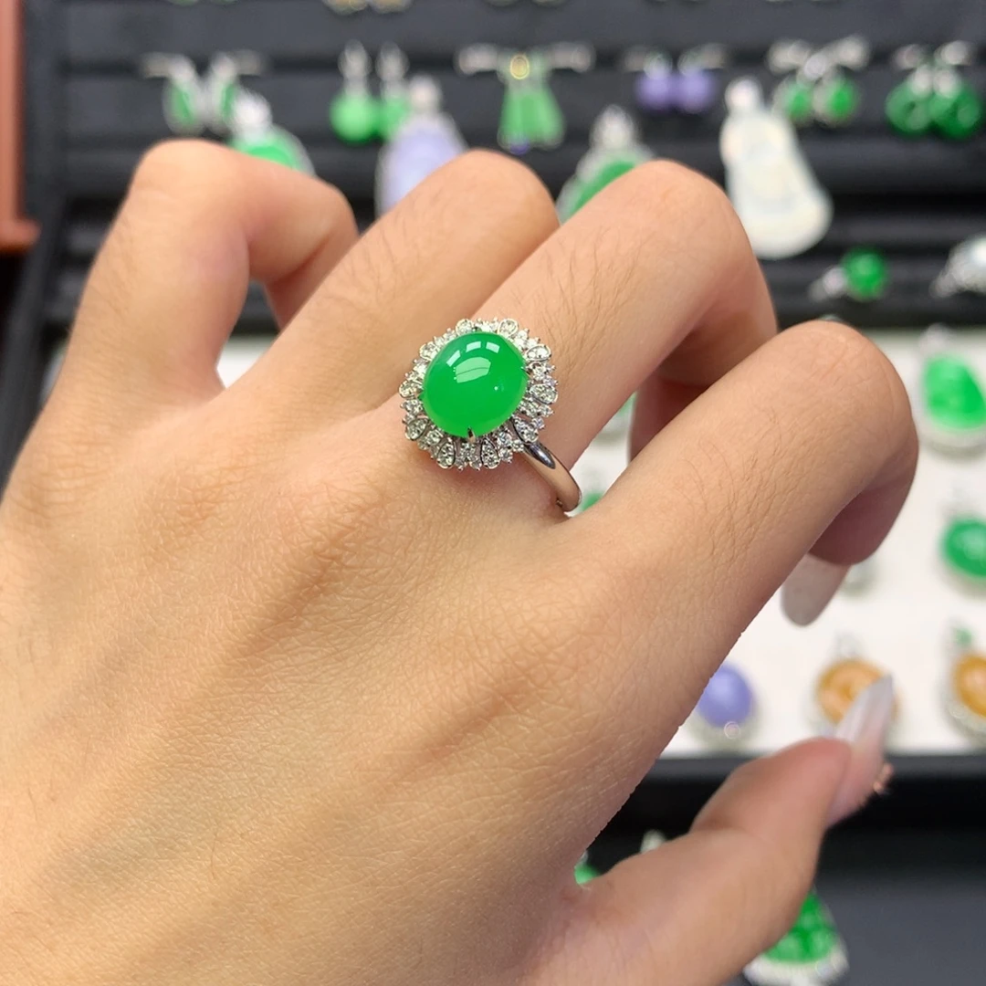 翡翠18K金镶嵌戒指