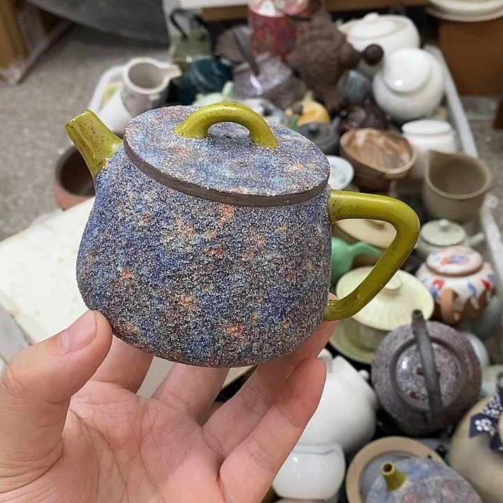 不***名陶瓷艺术品及陶瓷壶壶