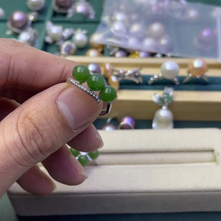 和田玉（碧玉）戒指未镶嵌四**?