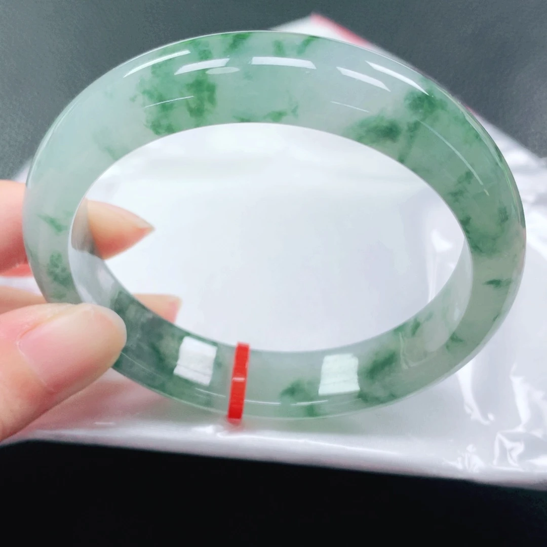 翡翠手镯未镶嵌57圈