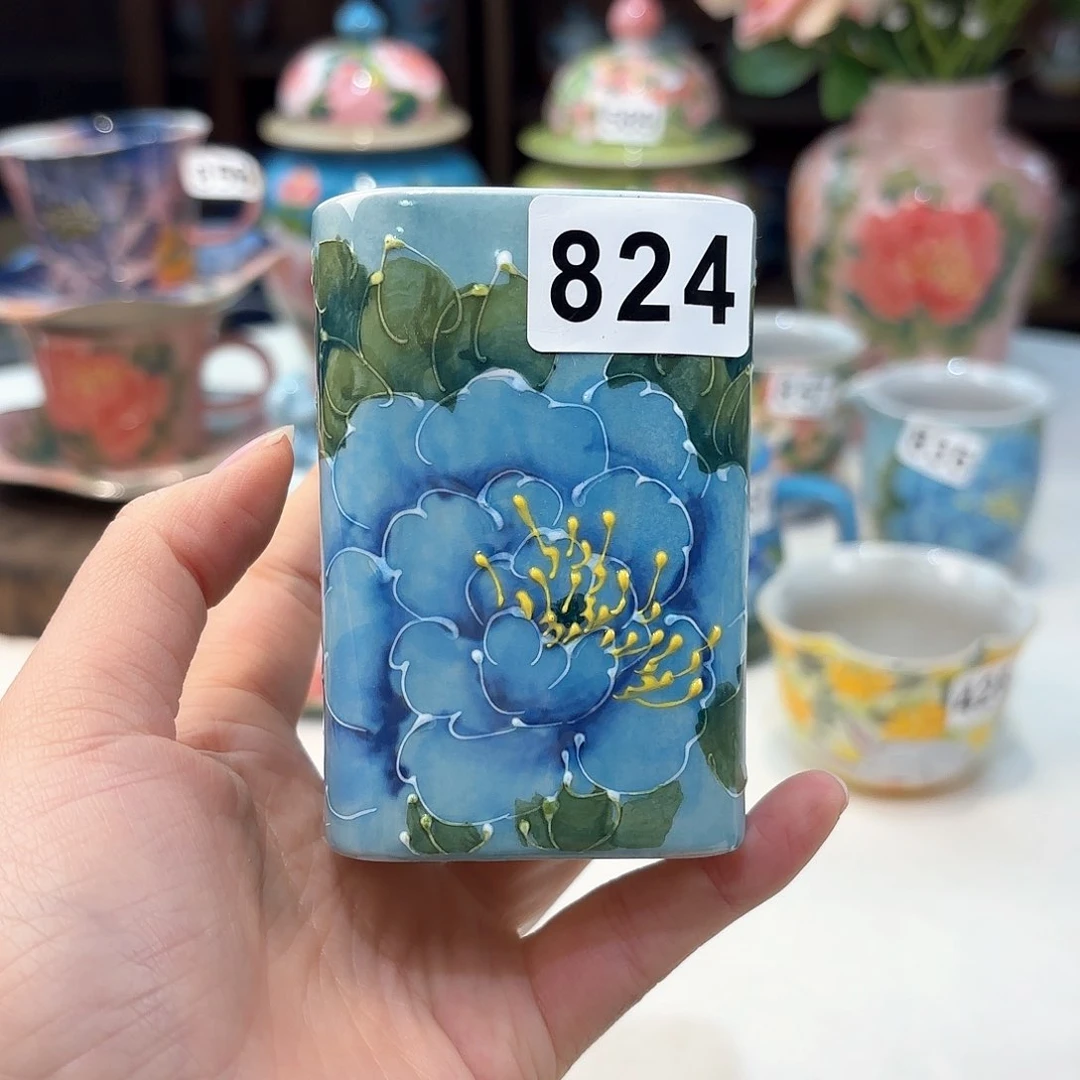 瓷片兔兔好可爱啊我