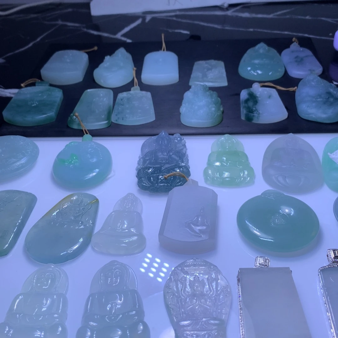 定制翡翠未镶嵌随**流翡翠