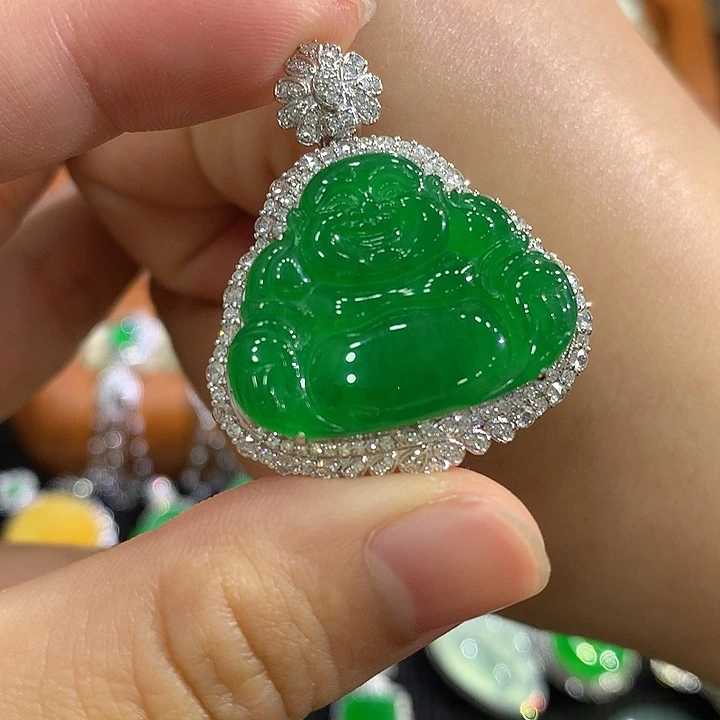 翡翠18K金镶嵌颈饰佛公