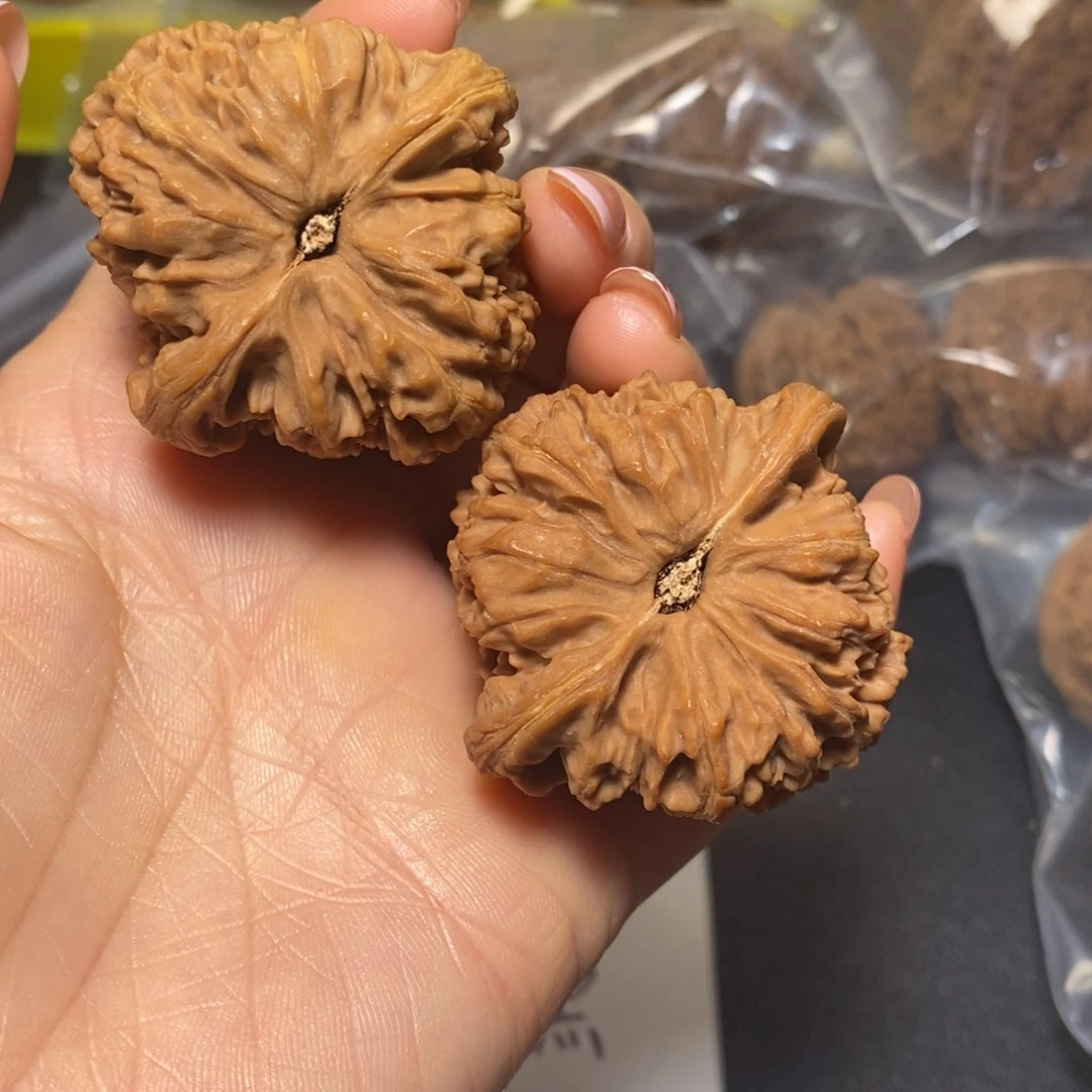 乾***行核桃文玩核桃南疆色差有黄025