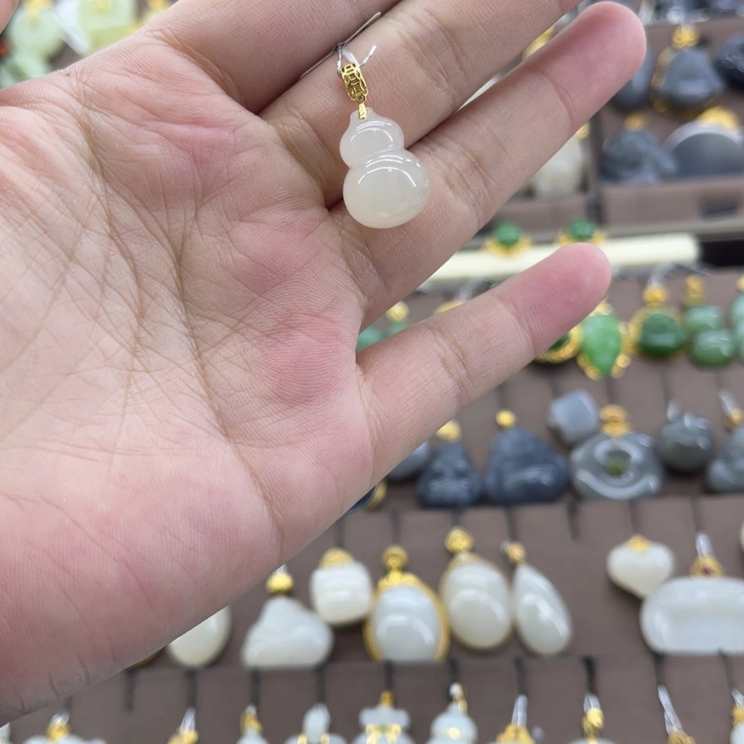 糯****和田玉18K金镶嵌吊坠(赠链)
