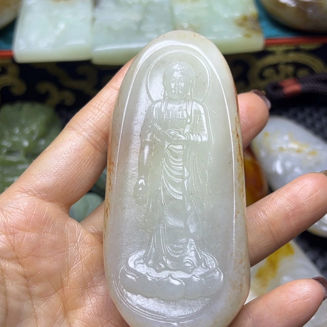 和田玉未镶嵌把件