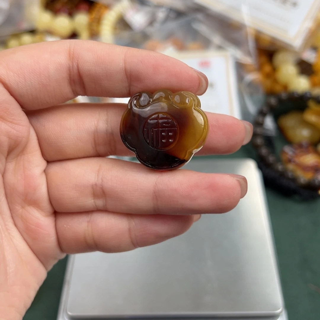 琥珀未镶嵌珠宝奇石